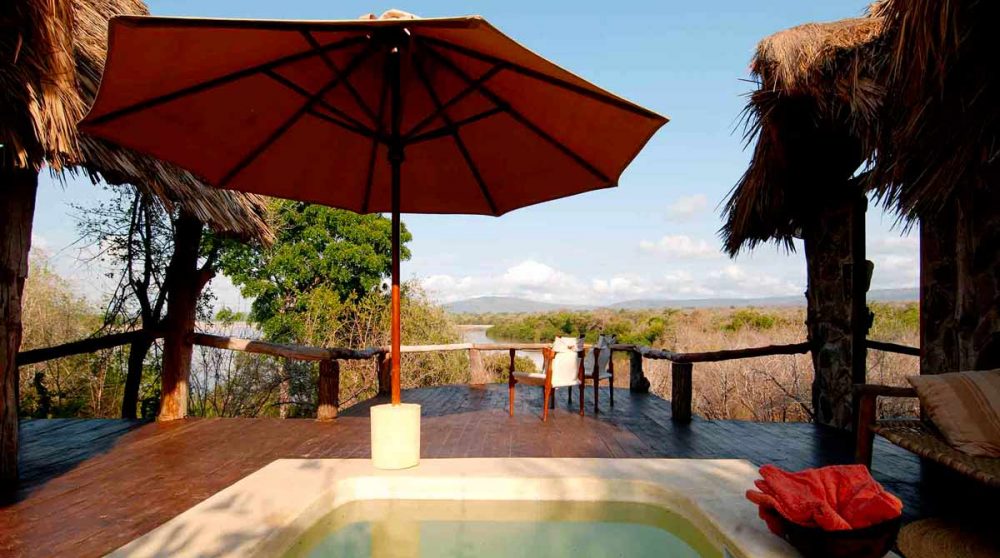 Piscine dans une chambre dans la réserve de Selous