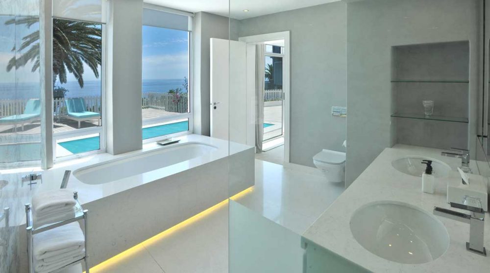 La salle de bains de l'appartement Neptune