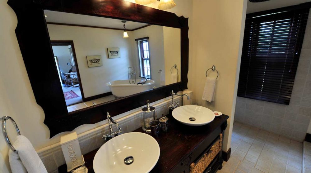 Lavabos dans la salle de bains