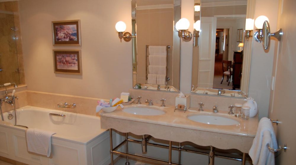 Autre vue d'une salle de bains