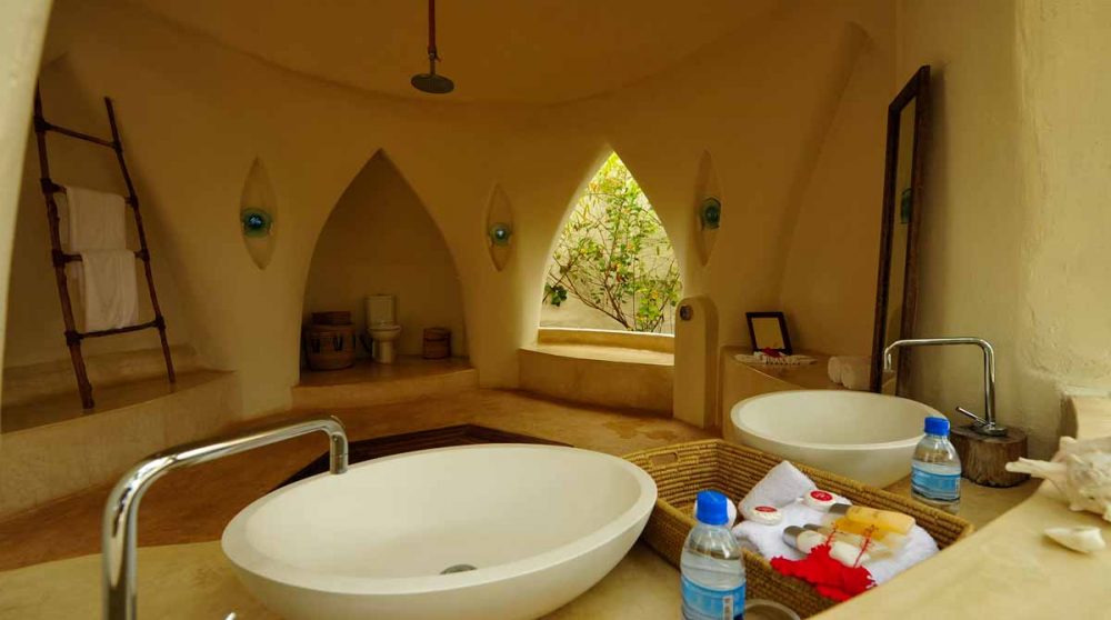 Lavabo dans une salle de bains à Zanzibar