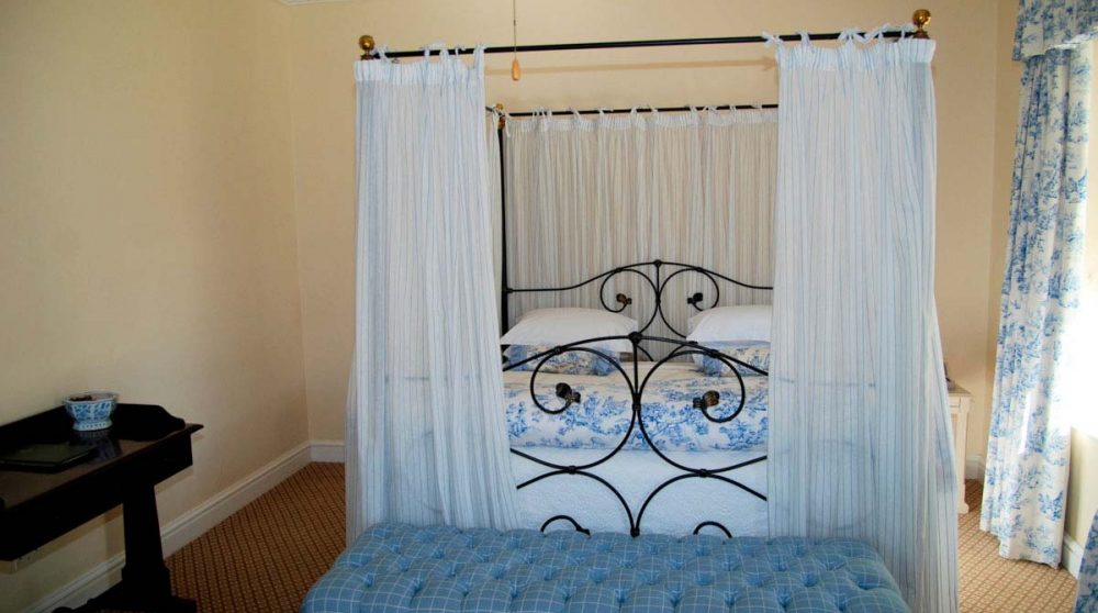 Le lit d'une chambre victorian