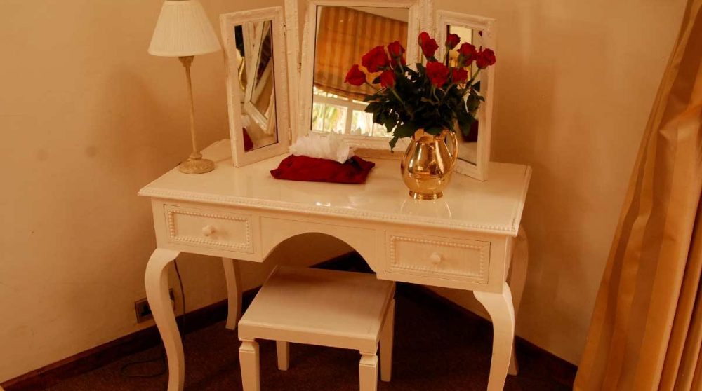 Une coiffeuse à Nairobi