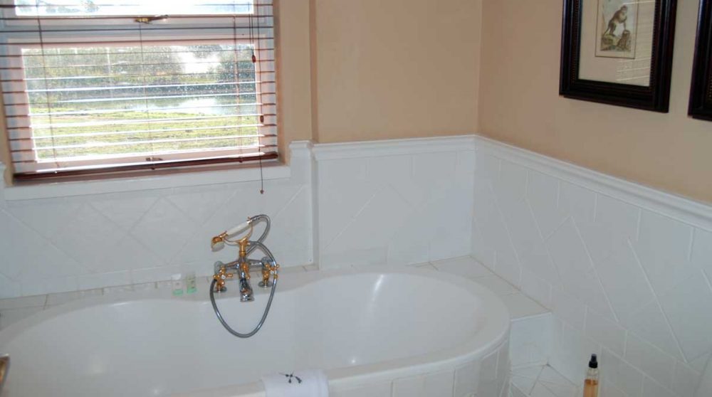 La salle de bains d'une chambre standard