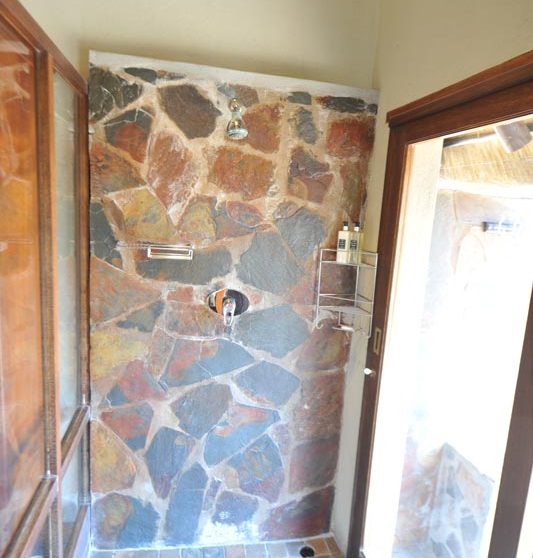 Une douche du Arathusa Safari Lodge