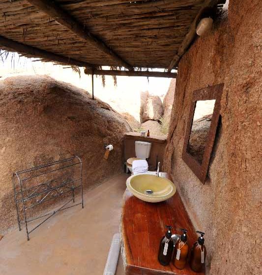 Salle de bains au Mowani Mountain Camp
