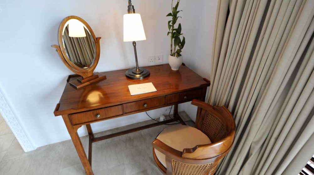 Le bureau dans une chambre de l'hôtel en Tanzanie