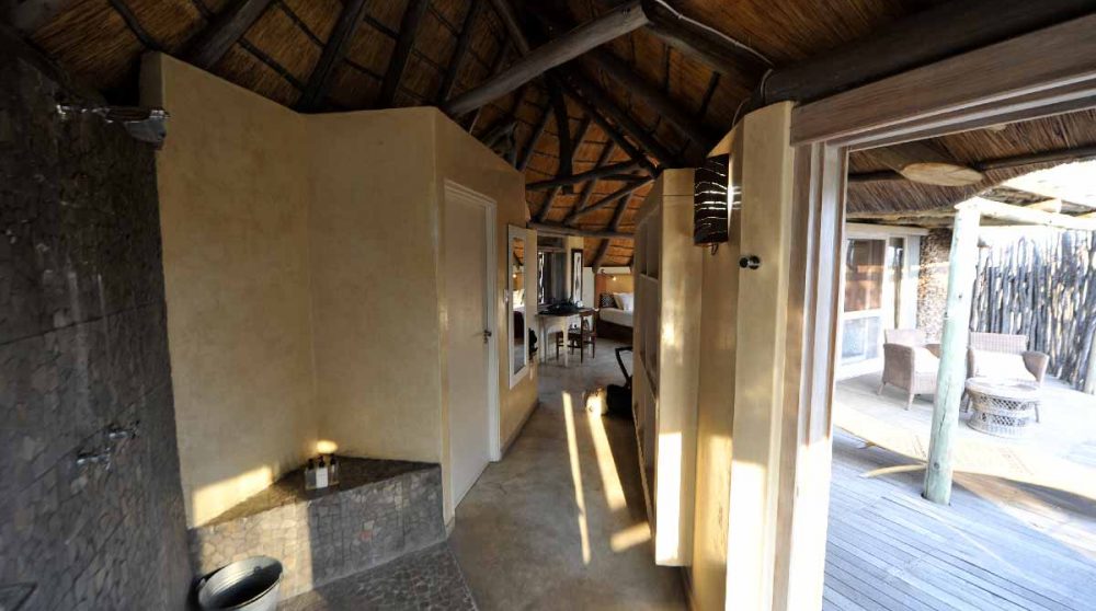 Accès à la chambre depuis la salle de bains en Namibie