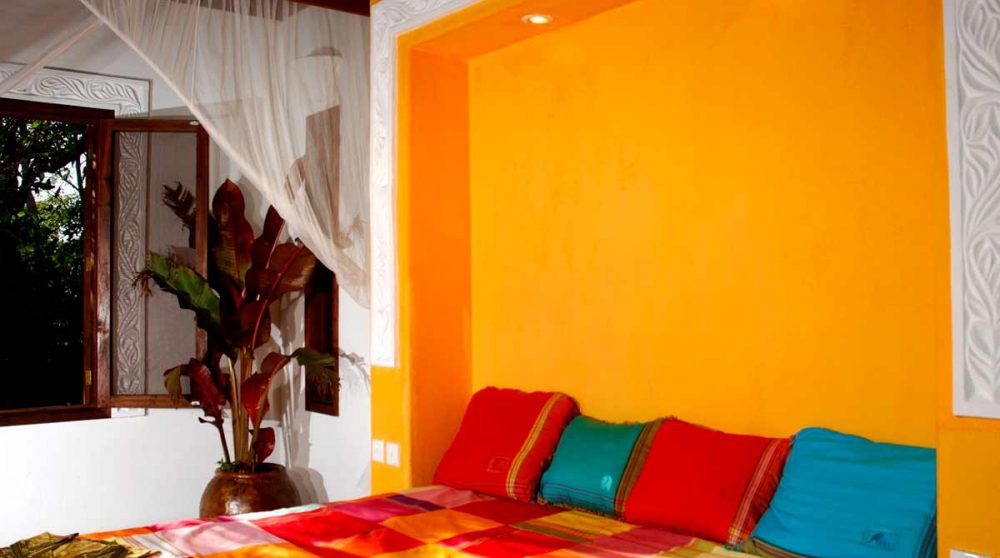 Le lit dans une chambre deluxe seaview