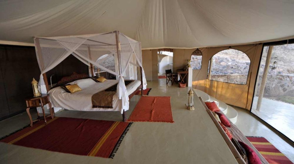 Chambe principale d'une suite familiale au lodge au Kenya