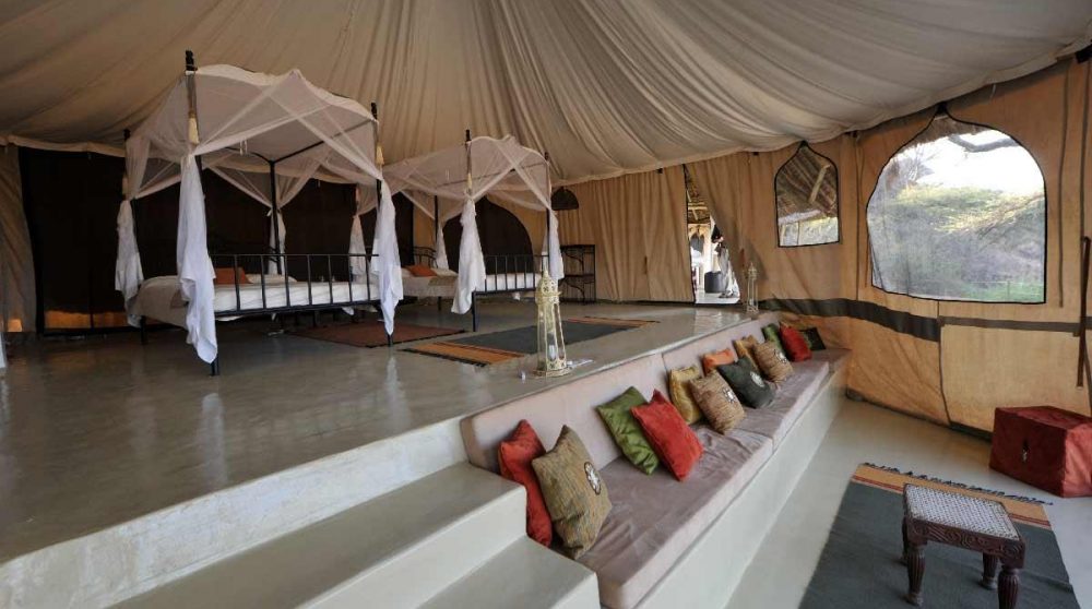 Chambre avec deux lits