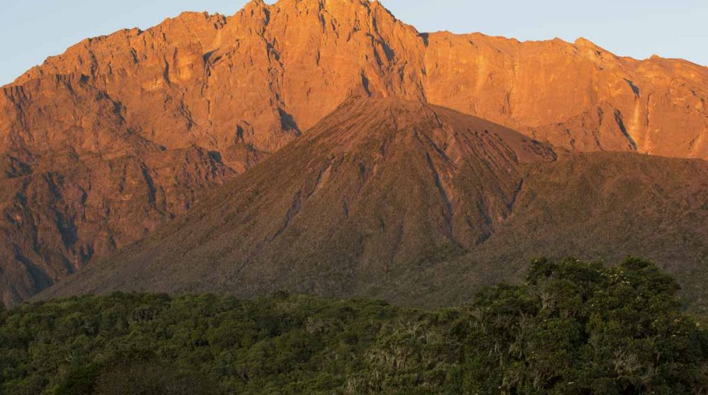 Le Mont Meru au soleil